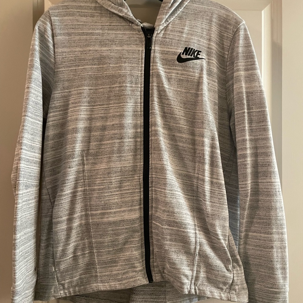 women’s nike jacket grey with hood